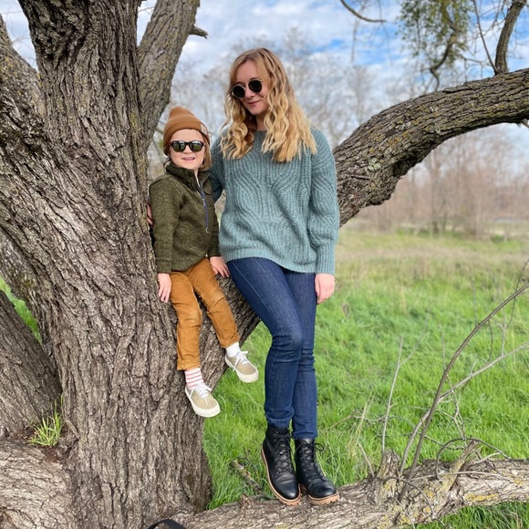 Meet your Posher, Elise - Picture 1 of 1